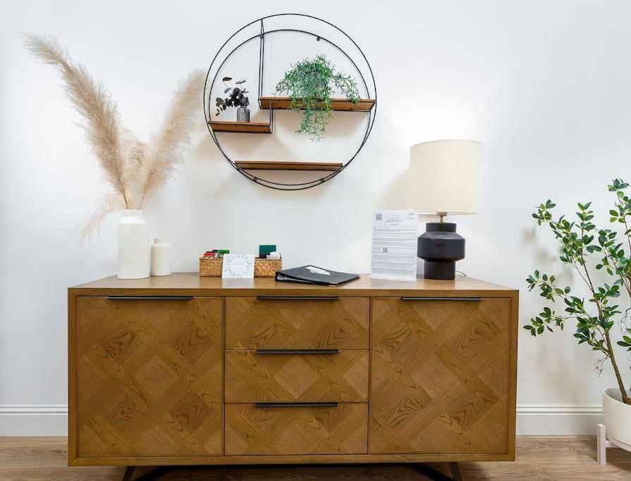 The Stylish 3-Bedroom Maisonette Retreat 스털링 외부 사진