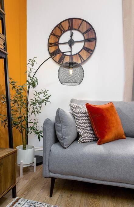 The Stylish 3-Bedroom Maisonette Retreat 스털링 외부 사진