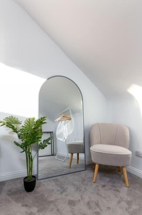 The Stylish 3-Bedroom Maisonette Retreat 스털링 외부 사진
